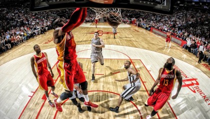 九游下载官网-香肠派对特种兵大战火爆进行，欢乐升级，香肠派对特战双雄皮肤